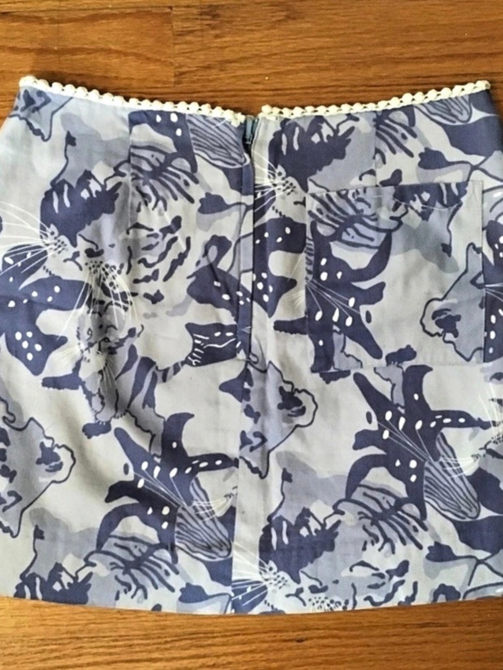 Lilly Pulitzer vintage Floral Mini Skirt in lilac & White with tigers size 8